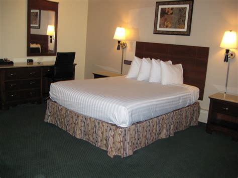 TRAVELERS INN $109 ($̶1̶2̶2̶) - Prices & Hotel Reviews - Brunswick, Maine