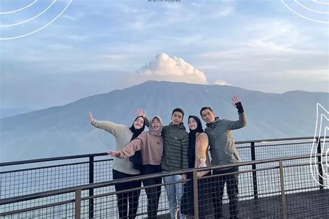 Bromo Hillside Cafe Tertinggi Di Jawa Timur Dengan View Gunung