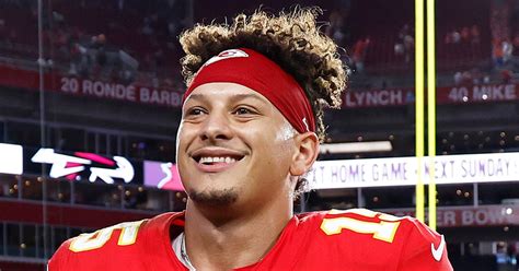 Patrick Mahomes Jokes About His Dad Bod In Shirtless Photo