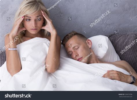 Scared Naked Woman Sitting Bed While Foto Stock Shutterstock