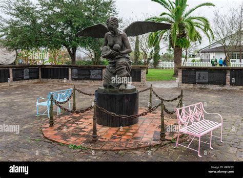 Slavery America Field Of Angels Memorial Commemorating The Death Of