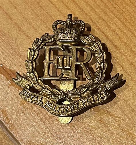 Royal Military Police Cap Badge QC EIIR Brass Slider VINTAGE Original