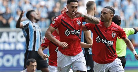 Atuações ENM Derek abre o placar mas Atlético GO leva a virada do Grêmio