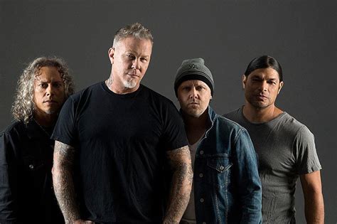 10 Best Metallica Songs of All Time - Singersroom.com