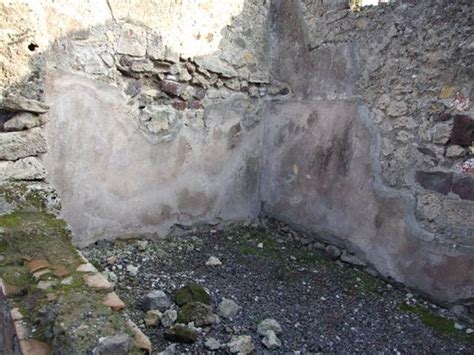 VIII 4 8 Pompeii Shop December 2007 Rear Room South East Corner