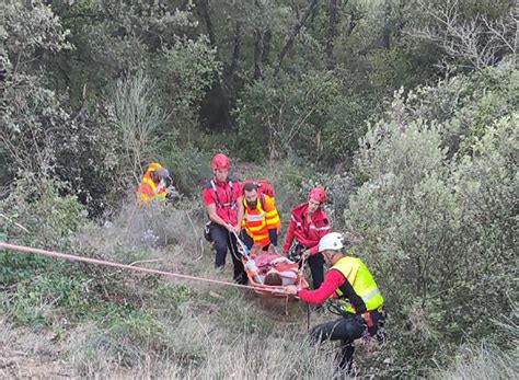 Gard Une Voiture Fait Une Chute Spectaculaire De M Tres Dans Un Ravin