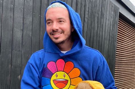 J Balvin Se Disculpa Después De Que Su Equipo De Marketing Vendiera Cubrebocas En Plena Pandemia