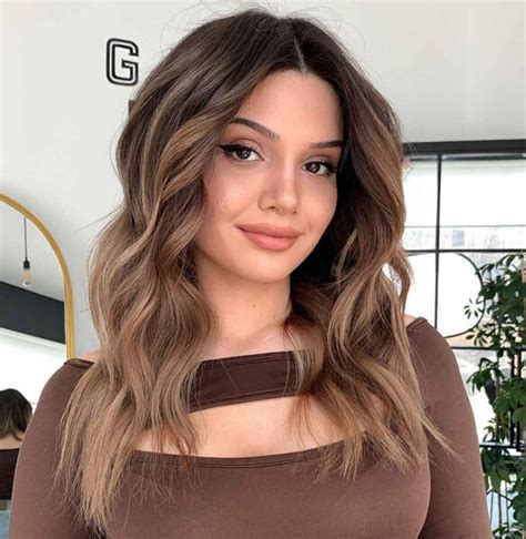 27 Bronde Hair Color Ideas That Flatter Any Skin Tone