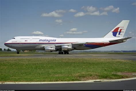 9m Mhk Malaysia Airlines Boeing 747 3h6m Photo By Mark Ijsseldijk