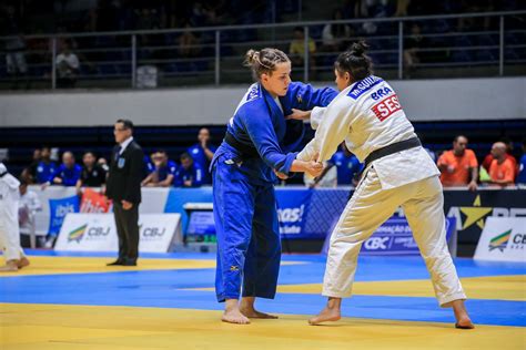 Gnu Fica Entre As Melhores Equipes De Jud Feminino Do Pa S No Trof U