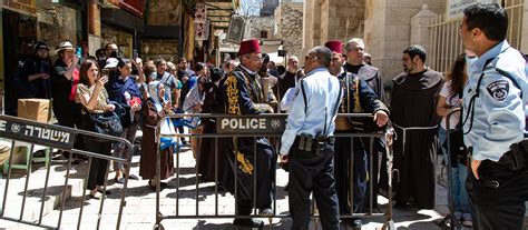 Kreuzwegprozessionen In Jerusalem Und Gewalt Am Tempelberg Katholischde