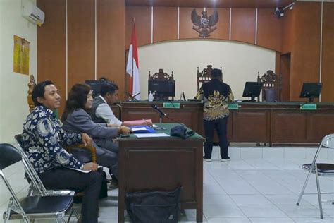 Sidang Pra Peradilan Lanjutan Tim Kuasa Hukum Pemohon Tunjukkan Bukti