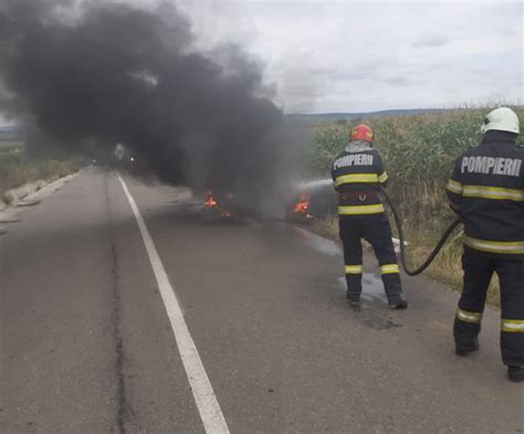 Un B Rbat A Suferit Multiple Arsuri Dup Ce Un Autoturism A Luat Foc