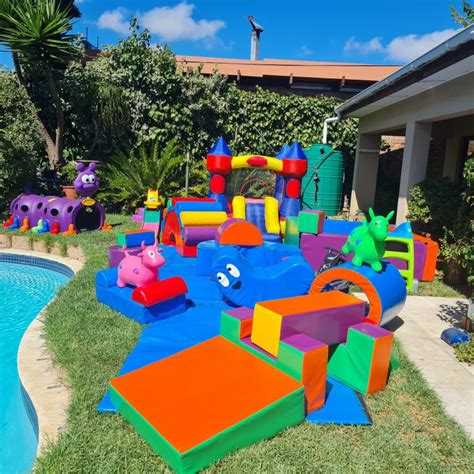 Super Large Soft Play With Baby Jumping Castle And Bubble Machine