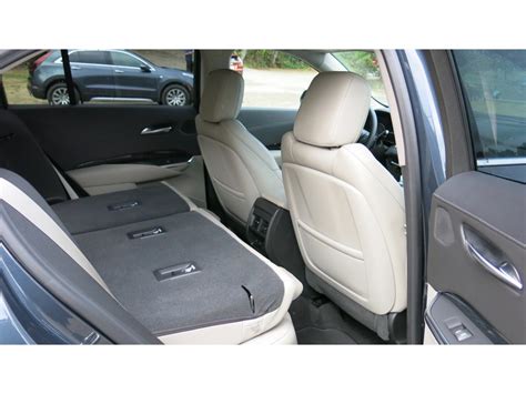 2025 Cadillac XT4: 145 Interior Photos | U.S. News