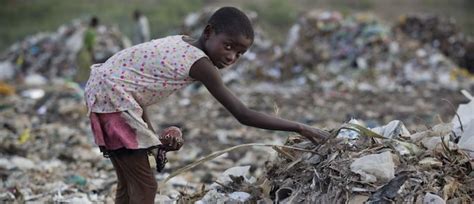 Bambini Poveri Nel Mondo Una Vita In 3 Parole ActionAid