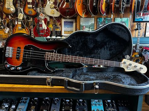 Fender American Performer Precision Bass Sunburst 2019 - Some Neck Guitars