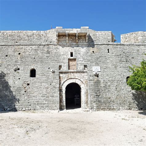 castle  porto palermo