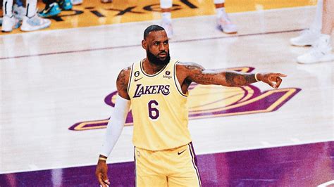 Lebron James Exits Lakers Loss To Kings After Tweaking His Ankle Fox