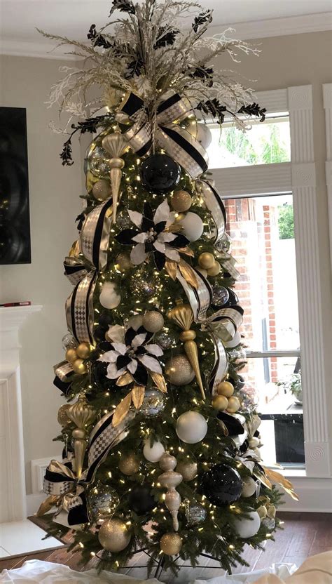 Black and Gold Christmas Tree Decor