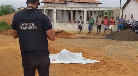 Homem Assassinado Facadas Em Ribeira Do Pombal Ba C Cero Dantas