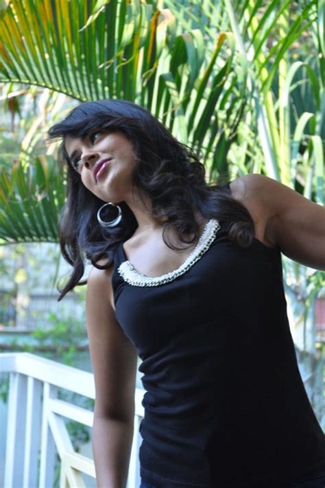 LATEST MOVIE MASALA SAMEERA REDDY LATEST HOT PHOTOS SAMEERA REDDY LATEST HOT PHOTO STILLS