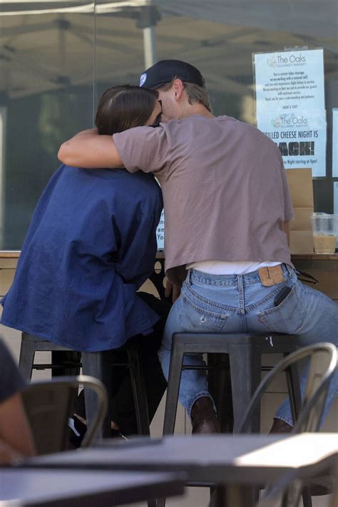 Kaia Gerber And Austin Butler Pack On The Pda During An Alfresco Lunch