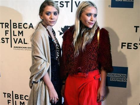 Mary Kate And Ashley Got Milk Mary Kate And Ashley Olsen Photo 29228382 Fanpop