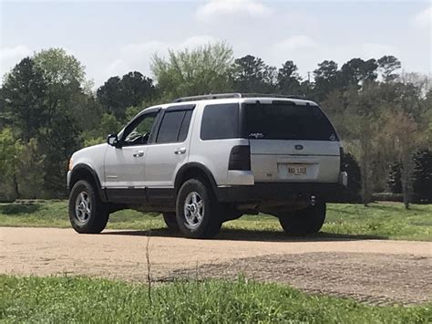 3rd Gen Ford Explorer Xlt Lifted On 33s Ford Explorer Ford Explorer Xlt Ford