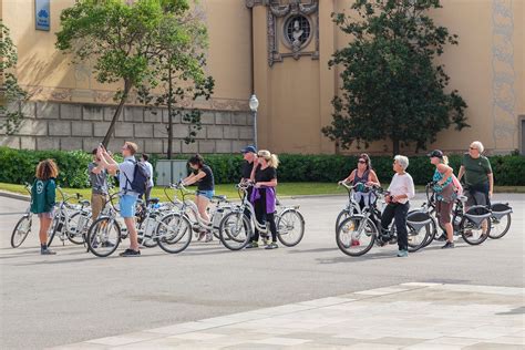 Mayores de Barcelona preocupados por la ciudad ciclista