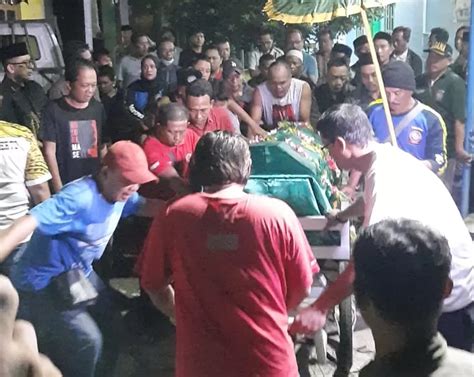Tiba di Rumah Duka, Tiga Jenazah Siswa SMPN 7 Mojokerto yang Jadi ...