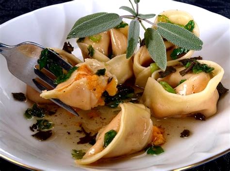 Tortellini Di Zucca Con Burro E Salvia Le Ricette Di Max