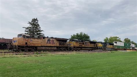 Railfanning In Ames IA With UP 1995 CNW Heritage Unit YouTube