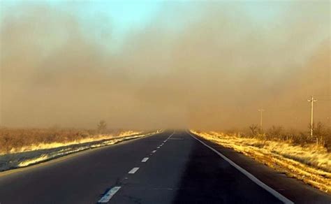 Fuertes Vientos En Chihuahua Causan Volcaduras Y Apagones