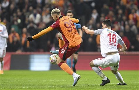 Galatasaray geriye düştüğü maçta Ümraniyespor u mağlup etti