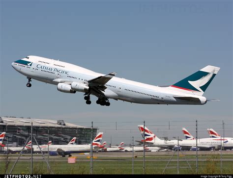 B Hug Boeing Cathay Pacific Airways Terry Figg Jetphotos