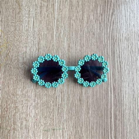 Kids Daisy Sunglasses Turquoise - BuzzyBees Wholesale