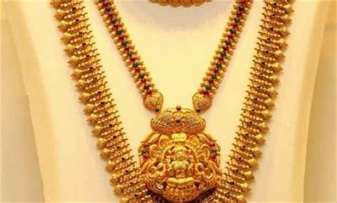 Gold Designs in Joyalukkas - Jewellery Designs