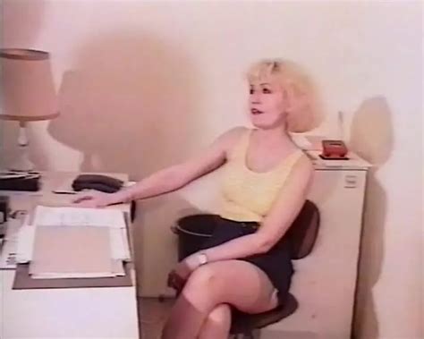Milf Caliente Y Cachonda Follada Por Dos Pollas XHamster