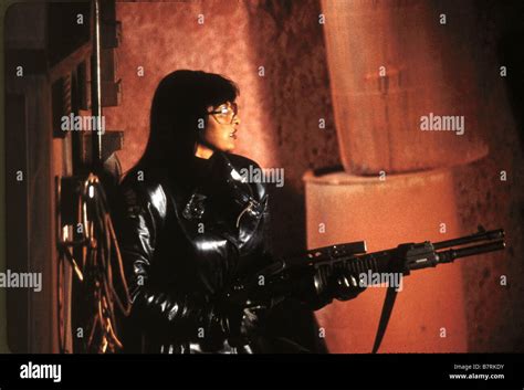 Ghosts of Mars Year: 2001 USA Pam Grier Director: John Carpenter Stock ...