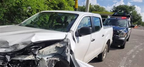 Camionetas Chocan De Frente En La Avenida Insurgentes De Chetumal PorEsto