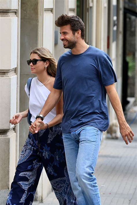 Gerard Piqué And Girlfriend Clara Chia Marti Enjoy Lunch Date In Barcelona