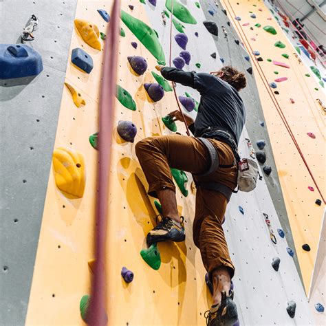 Rock Climbing Day Passes in Cleveland | Shaker Rocks