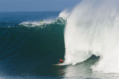 The Art of Surfing: 10 Of The Greatest Big Wave Surfers In History ...