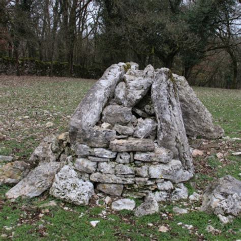 Dolmens De Saillac Mus E Du Patrimoine De France