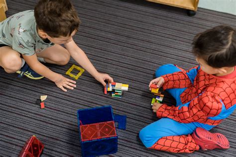 Relationships in focus at ELC Orientation | International Grammar