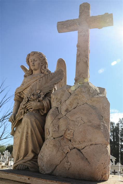 30 Ángel pasionario con palma Montoya Museo de Arte Funerario Durango