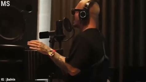 J Balvin Le Responde A Residente Calle Video Oficial Youtube