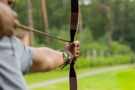 How To Shoot A Bow And Arrow In 10 Simple Steps Backyard Sidekick