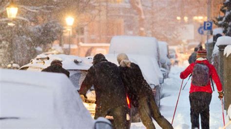 Winter in Deutschland Schnee und Glätte sorgen für Unfälle und Chaos